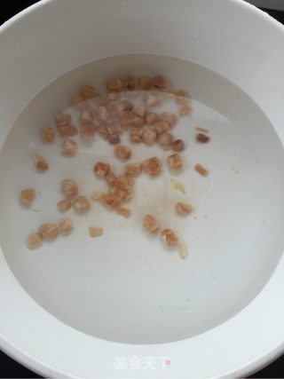 干贝海带汤的做法步骤：2