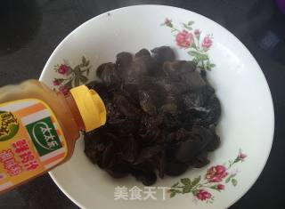 芹菜拌木耳的做法步骤：7