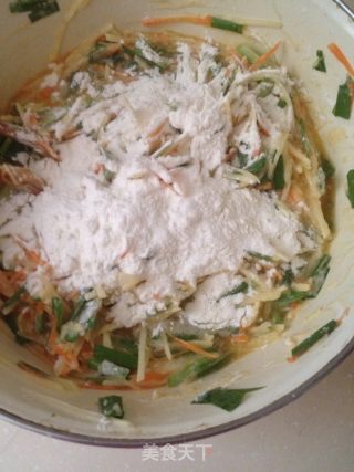蔬菜饼的做法步骤：4