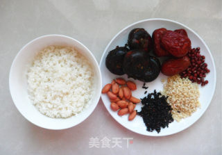荸荠红枣粥的做法步骤：1