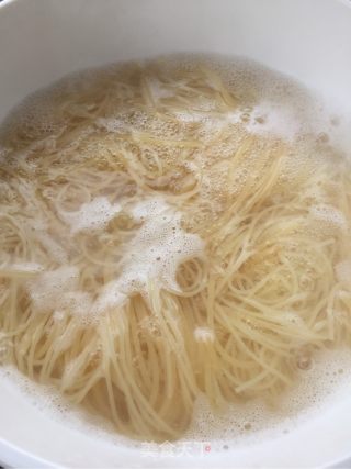 松仁奶酪意面的做法步骤：3