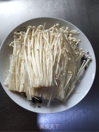 凉拌金针菇的做法步骤：1