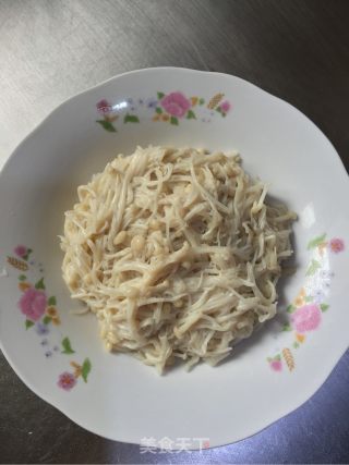 凉拌金针菇的做法步骤：3