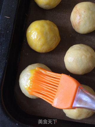炼乳蛋黄果子的做法步骤：11