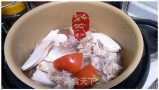灰豆腐果杏鲍菇西红柿排骨汤的做法步骤：11