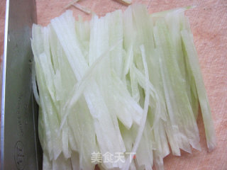 简单小凉菜----凉拌莴苣的做法步骤：2