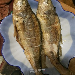烧黄花鱼的做法步骤：1
