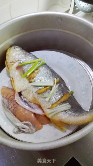 清蒸黄花鱼的做法步骤：3