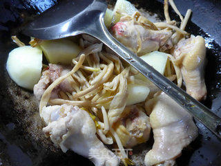 黄花菜土豆鸡翅根的做法步骤：4