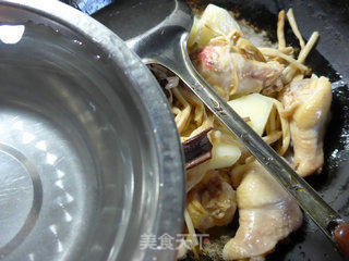 黄花菜土豆鸡翅根的做法步骤：6