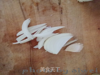 罗勒叶烤羊腿的做法步骤：3