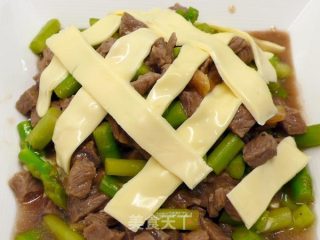 芦笋炒牛肉 ⟨ +干酪 ⟩ ★口口牛排 7的做法步骤：7