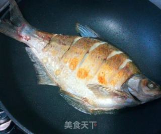 干烧武昌鱼的做法步骤：1