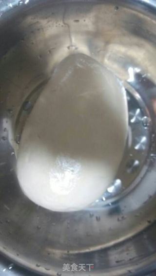正宗陕西凉皮制作全过程的做法步骤：1