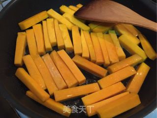咸蛋黄焖南瓜的做法步骤：5