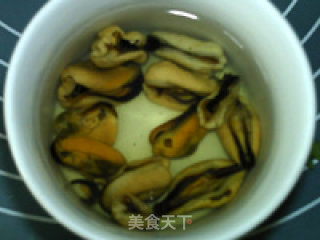 蛋清茼蒿淡菜汤的做法步骤：4