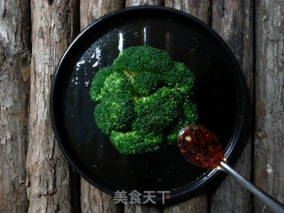 貌美如花窈窕淑女=瘦成一道闪电凉拌耗油西兰花的做法步骤：18