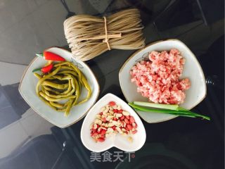 自家酸辣粉的做法步骤：1