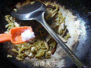 香菇炒榨菜的做法步骤：5