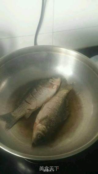 家常烧鲫鱼的做法步骤：3