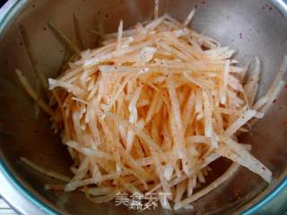 酸辣萝卜丝的做法步骤：4