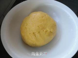 蛋黄酥的做法步骤：6