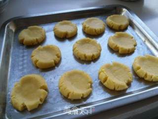 蛋黄酥的做法步骤：8
