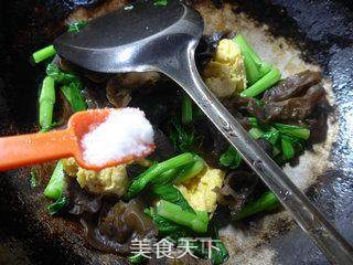 黑木耳鸡蛋炒菜芯的做法步骤：10