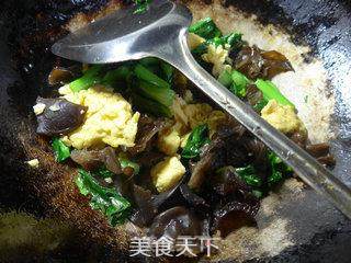 黑木耳鸡蛋炒菜芯的做法步骤：12