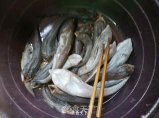 干炸鲅子鱼的做法步骤：1
