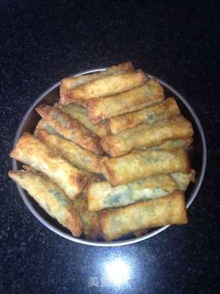 荠菜鸡蛋春卷的做法步骤：10