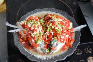剁椒鱼头的做法步骤：8