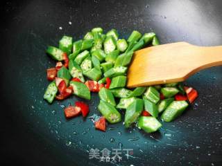 秋葵炒鸡蛋的做法步骤：5