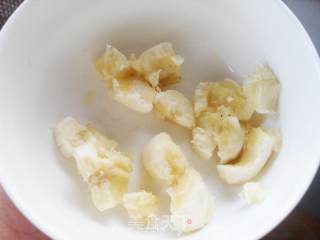 香蕉炖蛋的做法步骤：2