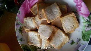 韩式泡菜肥牛锅塌豆腐的做法步骤：2