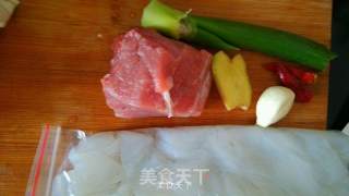 肉丝拉皮的做法步骤：1