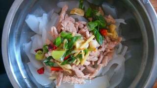 肉丝拉皮的做法步骤：4