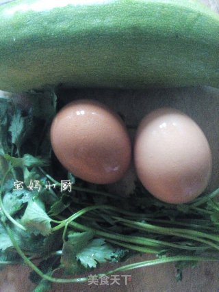 西葫芦香菜炒蛋的做法步骤：1