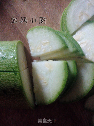 西葫芦香菜炒蛋的做法步骤：2