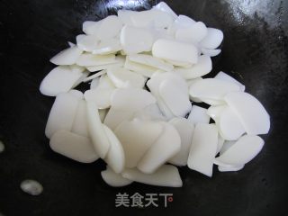 荠菜肉丝炒年糕的做法步骤：10