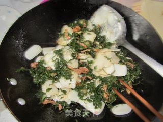 荠菜肉丝炒年糕的做法步骤：12