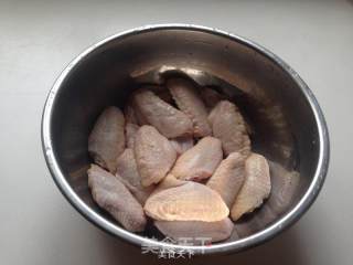 烤鸡翅的做法步骤：1