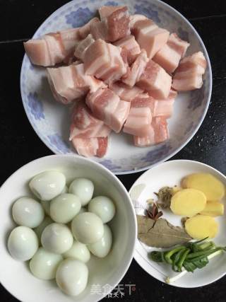 红烧肉焖鹌鹑蛋的做法步骤：3