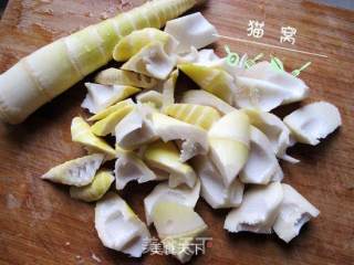 油焖笋的做法步骤：1