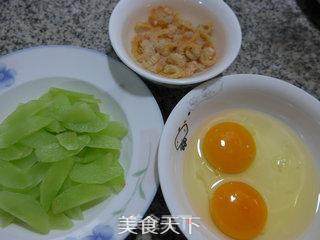 开洋莴笋炒鸡蛋的做法步骤：1