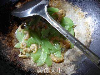 开洋莴笋炒鸡蛋的做法步骤：4