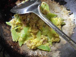开洋莴笋炒鸡蛋的做法步骤：5