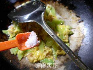 开洋莴笋炒鸡蛋的做法步骤：6
