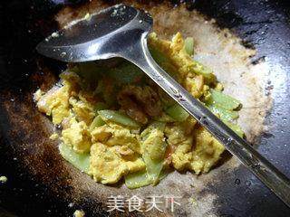 开洋莴笋炒鸡蛋的做法步骤：7