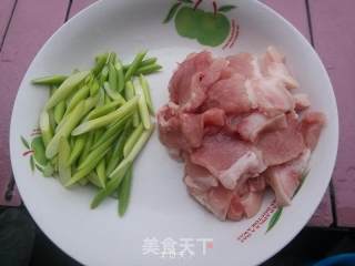 菌香五花肉的做法步骤：3